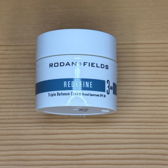 NIB Rodan+Fields REDEFINE Triple Defense Cream Broad Spectrum SPF 30 / 1.0 Fl.Oz - Picture 1 of 5